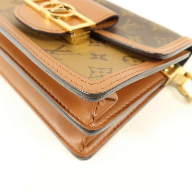 LOUIS VUITTON Monogram Reverse Mini Dauphine金扣肩背袋-11