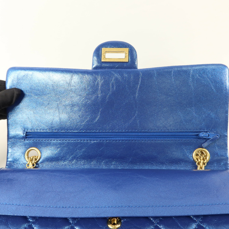 CHANEL 牛皮皮革2.55 Large Reissue金扣鏈帶肩背袋-12