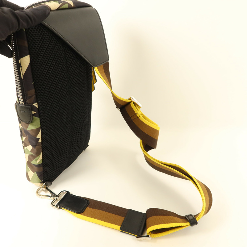 FENDI 尼龍Shoulder Bag銀扣肩背袋-7