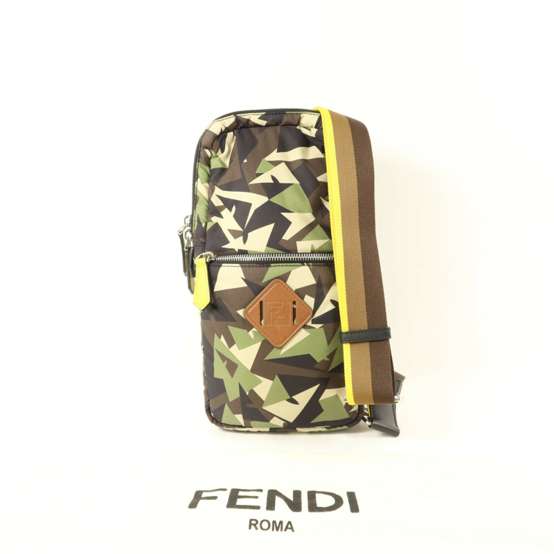 FENDI 尼龍Shoulder Bag銀扣肩背袋-8