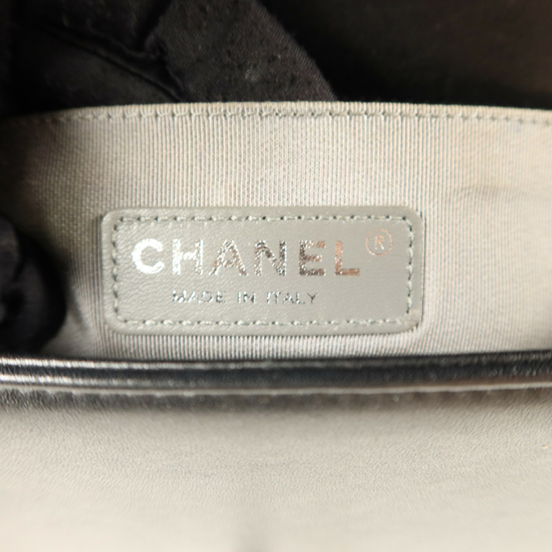 CHANEL 羊皮皮革Boy 25銀扣鏈帶肩背袋-5