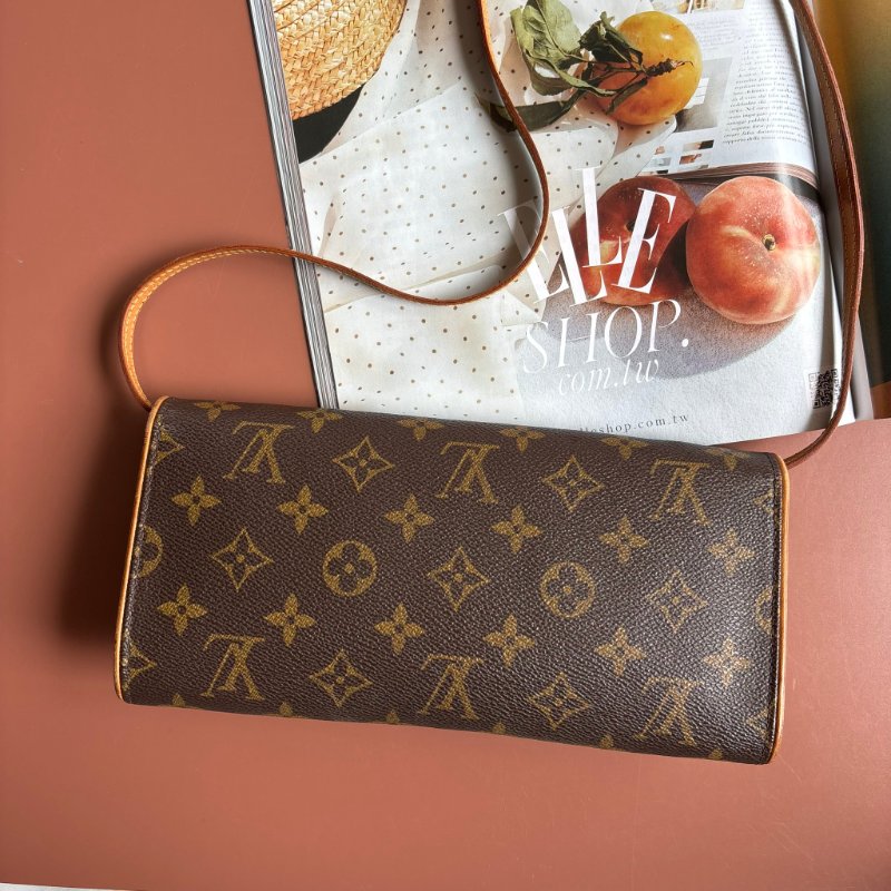 ::Louis Vuitton:: Pochette Twin 花紋信封式斜背包 腰包 手拿包-4