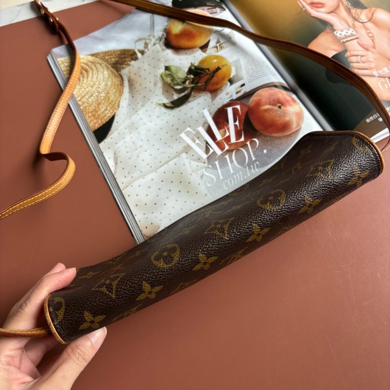 ::Louis Vuitton:: Pochette Twin 花紋信封式斜背包 腰包 手拿包-6