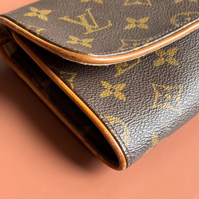 ::Louis Vuitton:: Pochette Twin 花紋信封式斜背包 腰包 手拿包-18