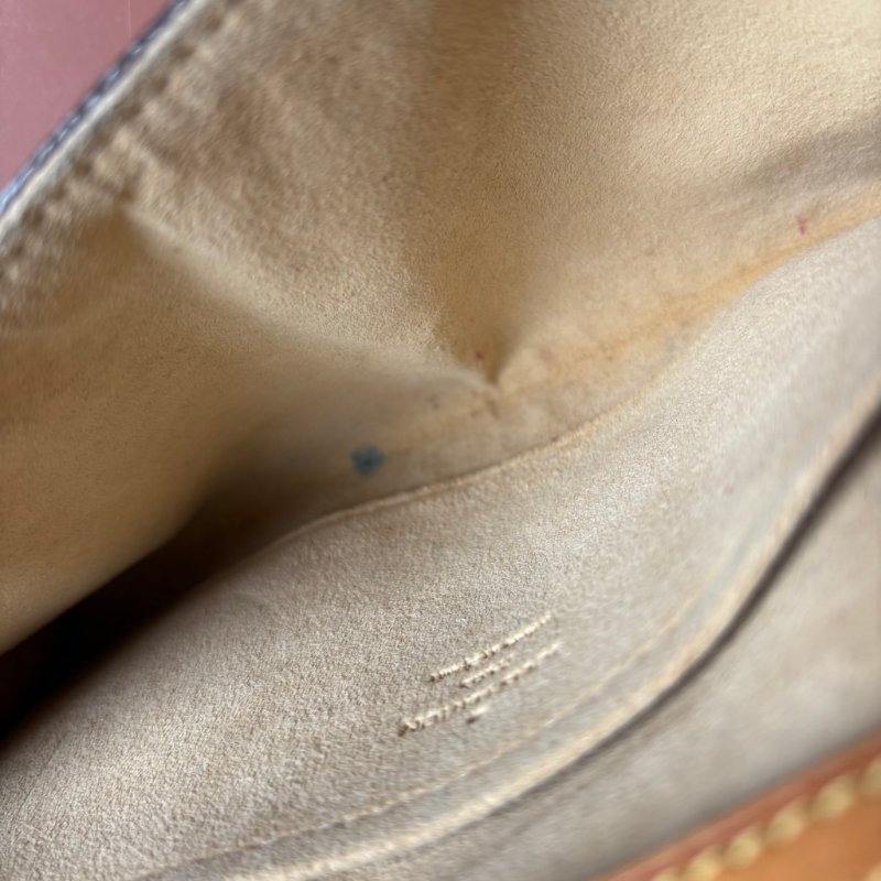 ::Louis Vuitton:: Pochette Twin 花紋信封式斜背包 腰包 手拿包-32