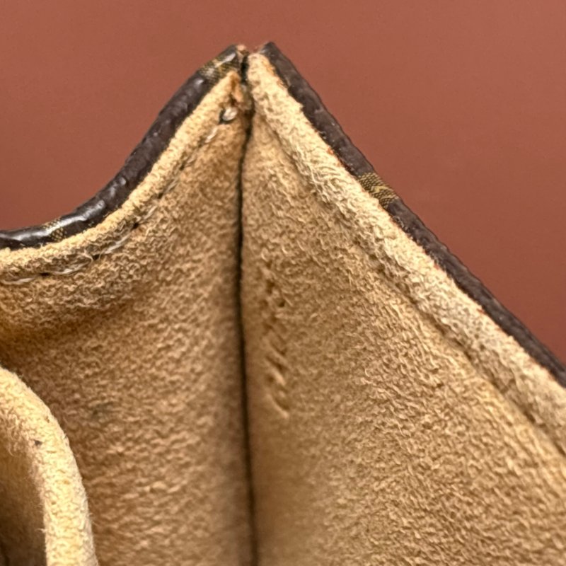 ::Louis Vuitton:: Pochette Twin 花紋信封式斜背包 腰包 手拿包-36