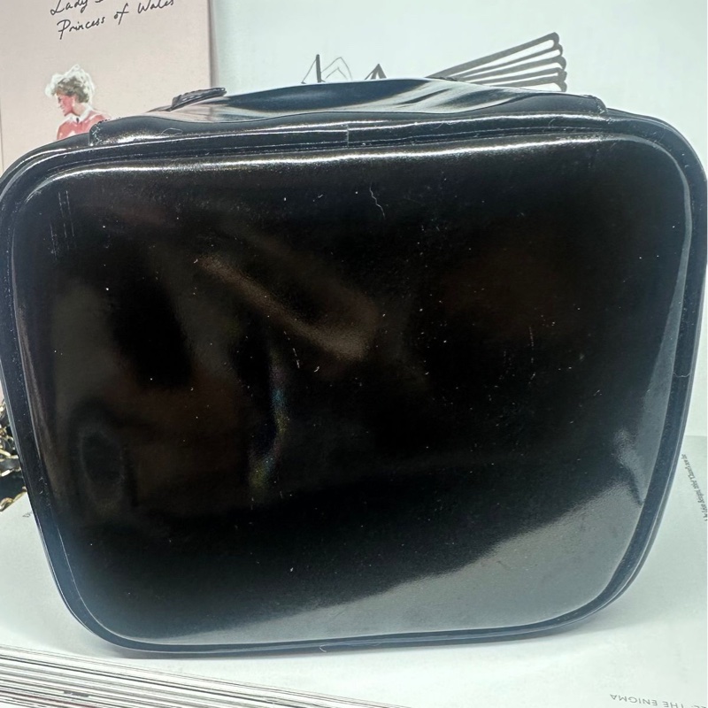 香奈兒 包 黑色漆皮 化妝包 化妝盒  小盒子 鏈條包 斜挎包 斜背包 側背包 手提包 復古包 皮革包 包包 皮革包  二手包 中古包 二手  復古 古董包 Vintage Chanel black patent leather vanity bag-12