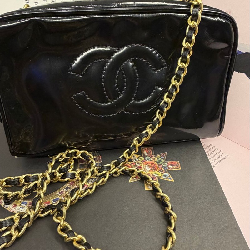 香奈兒 包 黑色漆皮 化妝包 化妝盒  小盒子 鏈條包 斜挎包 斜背包 側背包 手提包 復古包 皮革包 包包 皮革包  二手包 中古包 二手  復古 古董包 Vintage Chanel black patent leather vanity bag-2