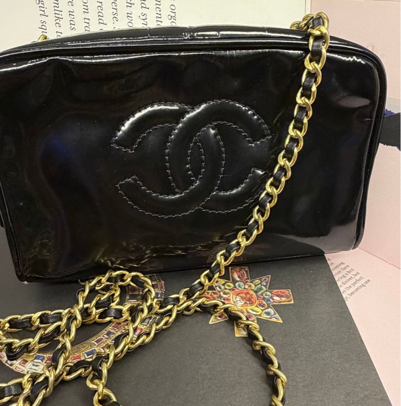 香奈兒 包 黑色漆皮 化妝包 化妝盒  小盒子 鏈條包 斜挎包 斜背包 側背包 手提包 復古包 皮革包 包包 皮革包  二手包 中古包 二手  復古 古董包 Vintage Chanel black patent leather vanity bag-7