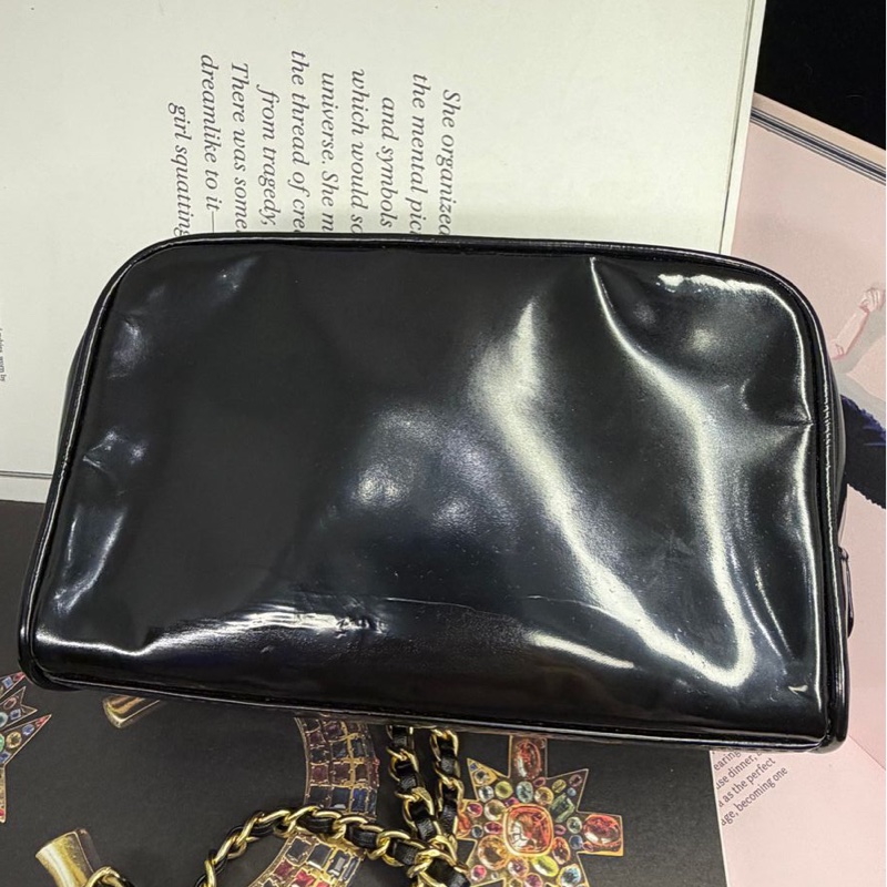 香奈兒 包 黑色漆皮 化妝包 化妝盒  小盒子 鏈條包 斜挎包 斜背包 側背包 手提包 復古包 皮革包 包包 皮革包  二手包 中古包 二手  復古 古董包 Vintage Chanel black patent leather vanity bag-22
