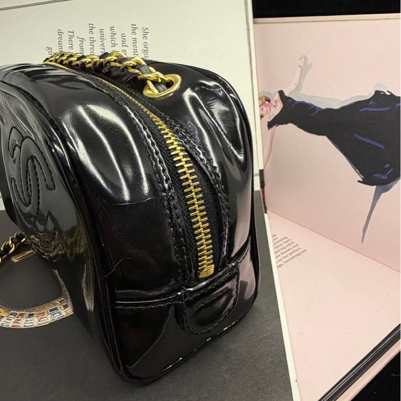 香奈兒 包 黑色漆皮 化妝包 化妝盒  小盒子 鏈條包 斜挎包 斜背包 側背包 手提包 復古包 皮革包 包包 皮革包  二手包 中古包 二手  復古 古董包 Vintage Chanel black patent leather vanity bag-23