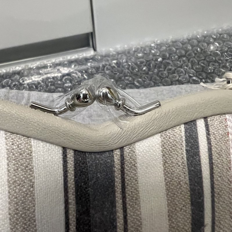 Vivienne Belle Heart Purse 肩背包-1