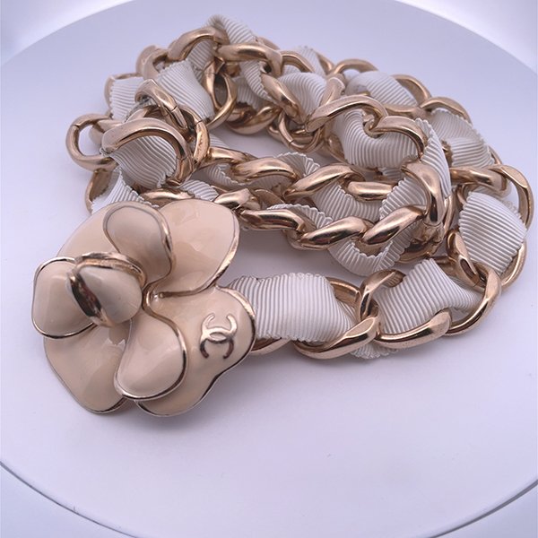 ＊奢華大道國際精品＊【CH0678】CHANEL 奶油色琺瑯山茶花帆布腰鍊-1