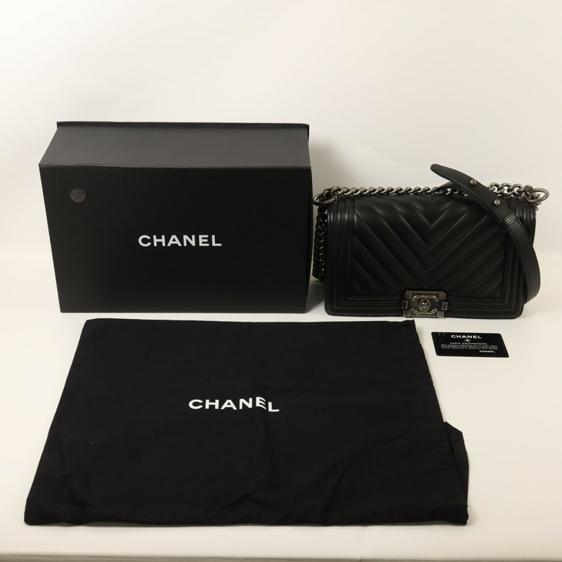 CHANEL 牛皮皮革Boy 25銀扣鏈帶肩背袋-9