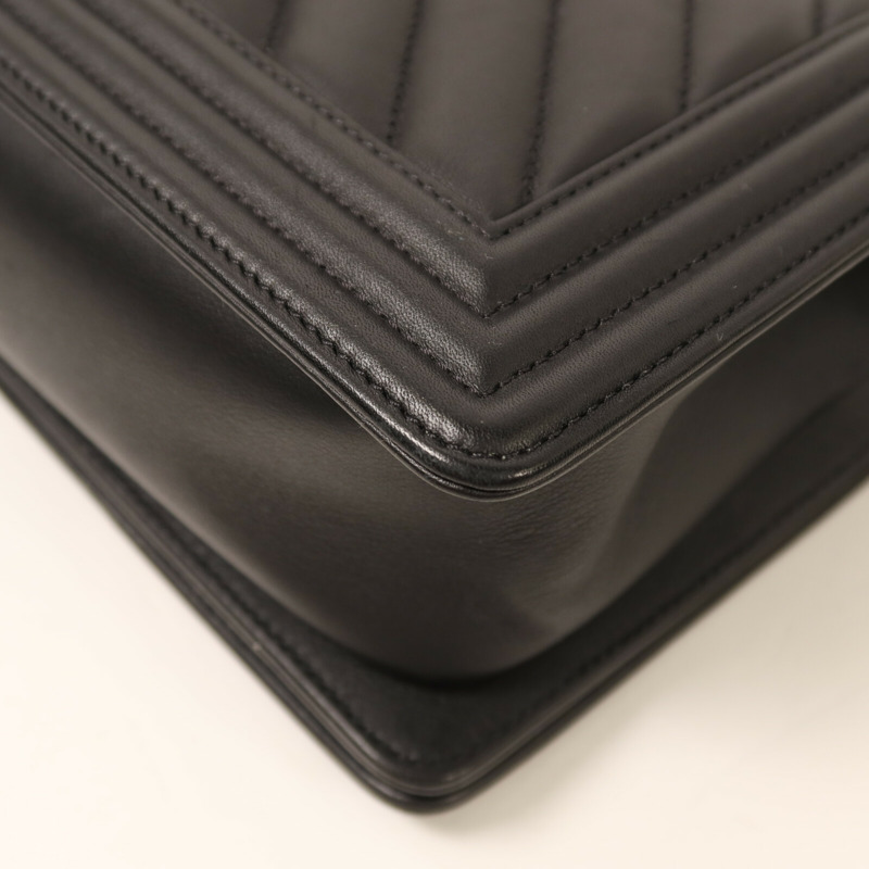 CHANEL 牛皮皮革Boy 25銀扣鏈帶肩背袋-14