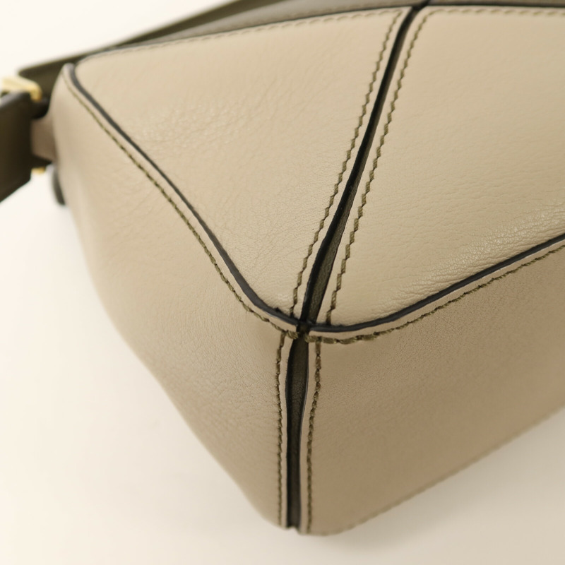 LOEWE 牛皮皮革Mini Puzzle金扣手挽肩背兩用袋-13