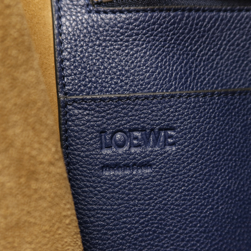 LOEWE 牛皮皮革Buckle Horizontal Tote銀扣手挽袋-5