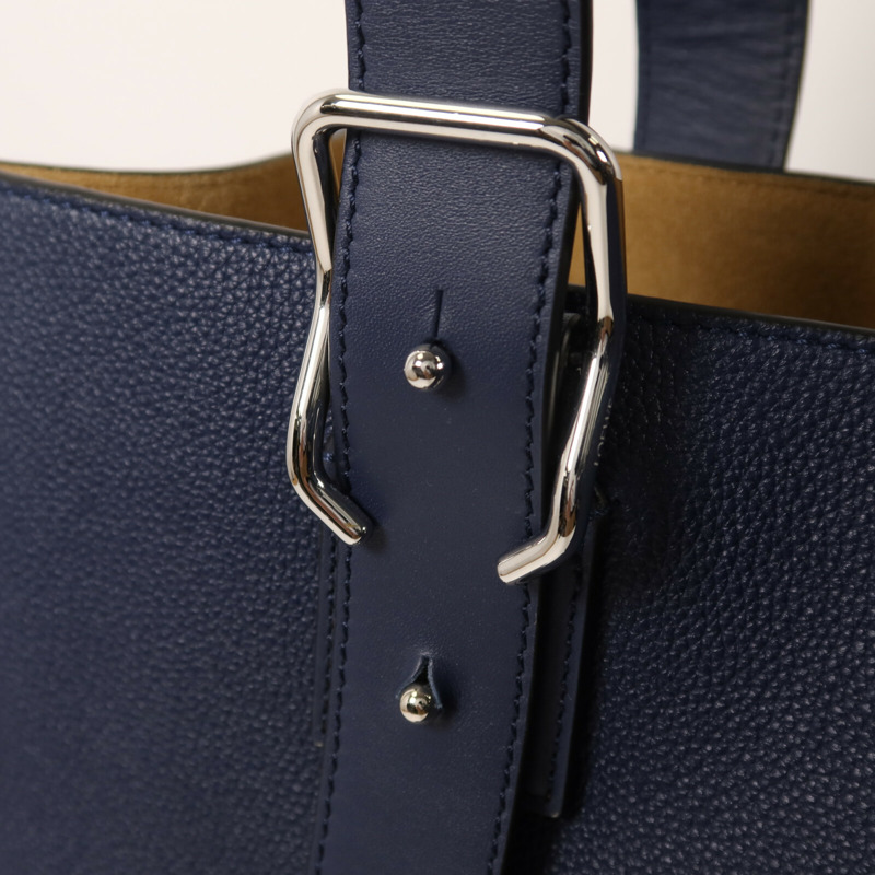 LOEWE 牛皮皮革Buckle Horizontal Tote銀扣手挽袋-9
