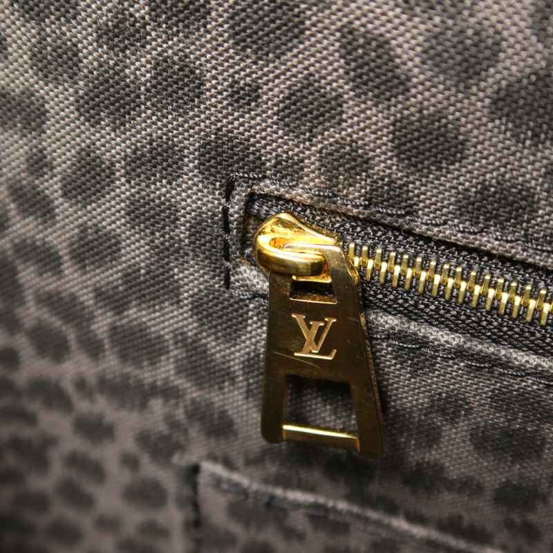 LOUIS VUITTON Monogram Giant Wild at Heart Capsule OnTheGo GM金扣手挽肩背兩用袋-6
