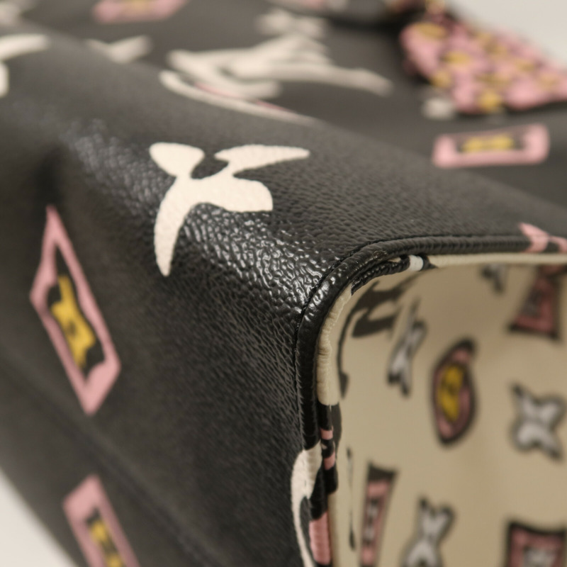 LOUIS VUITTON Monogram Giant Wild at Heart Capsule OnTheGo GM金扣手挽肩背兩用袋-11