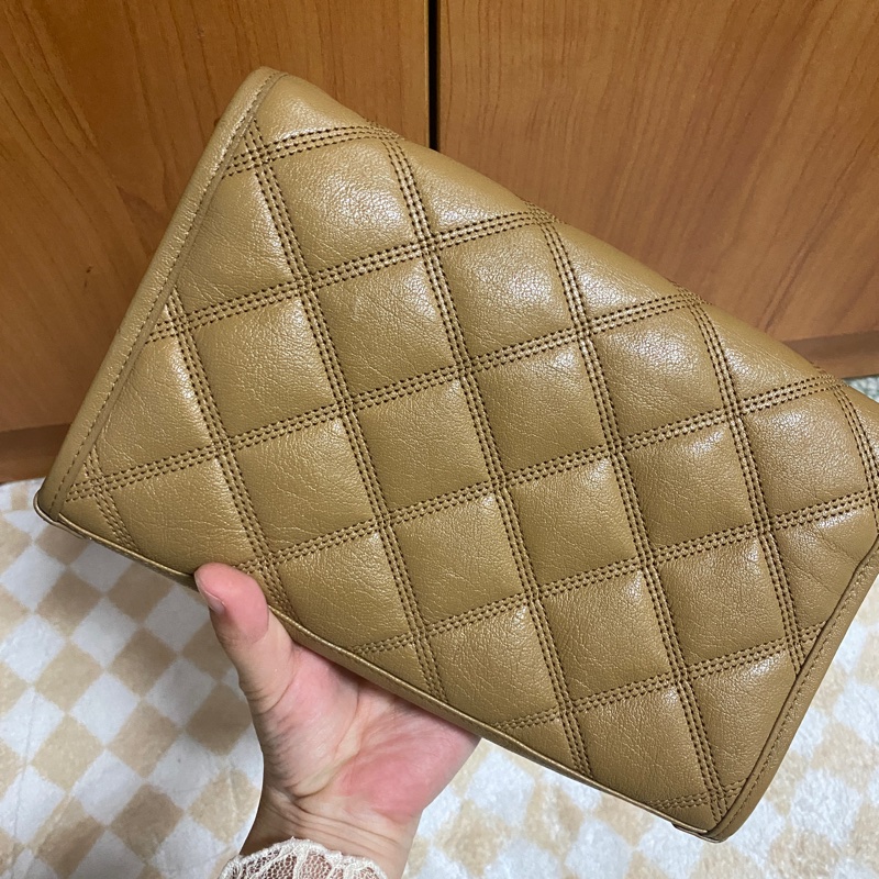 YSL奶茶色 小羊皮 BECKY WOC 菱格紋肩背包/斜背包-7