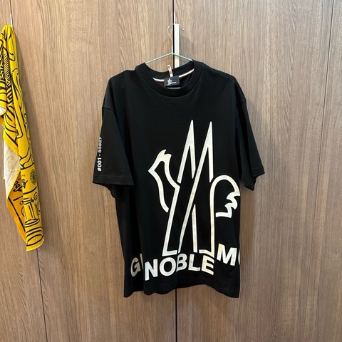 Moncler 黑色大logo 男生短袖XL