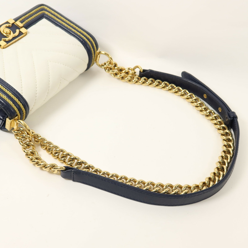 CHANEL 牛皮皮革Boy 20金扣鏈帶肩背袋-7