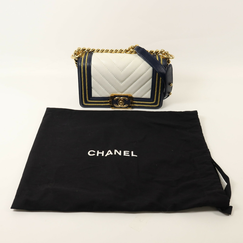 CHANEL 牛皮皮革Boy 20金扣鏈帶肩背袋-8