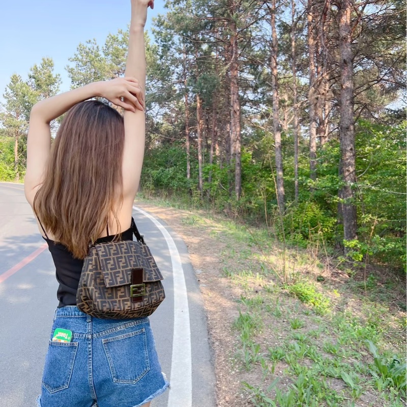 Fendi老花 大號法棍-0