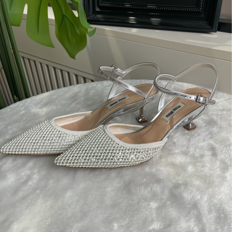 98新 MIU MIU繆繆 銀色尖頭 細跟高跟鞋 37碼 附件：🈚-1