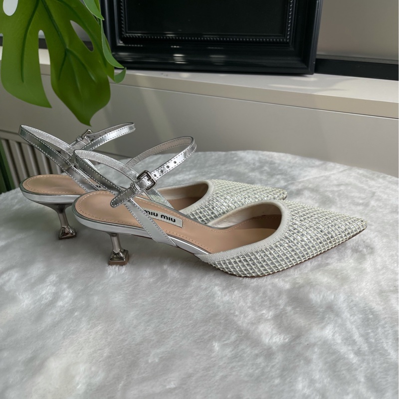 98新 MIU MIU繆繆 銀色尖頭 細跟高跟鞋 37碼 附件：🈚-3
