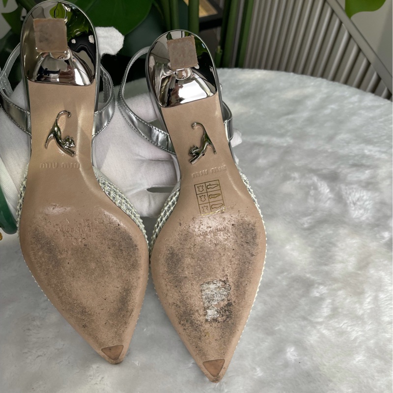 98新 MIU MIU繆繆 銀色尖頭 細跟高跟鞋 37碼 附件：🈚-5