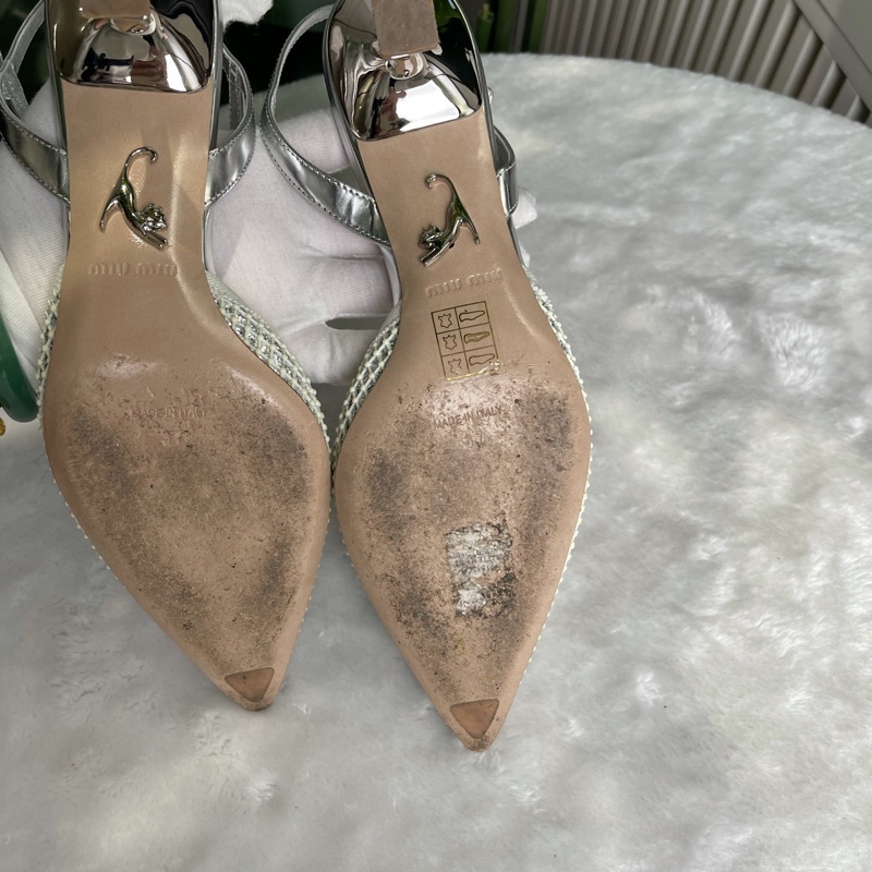 98新 MIU MIU繆繆 銀色尖頭 細跟高跟鞋 37碼 附件：🈚-6