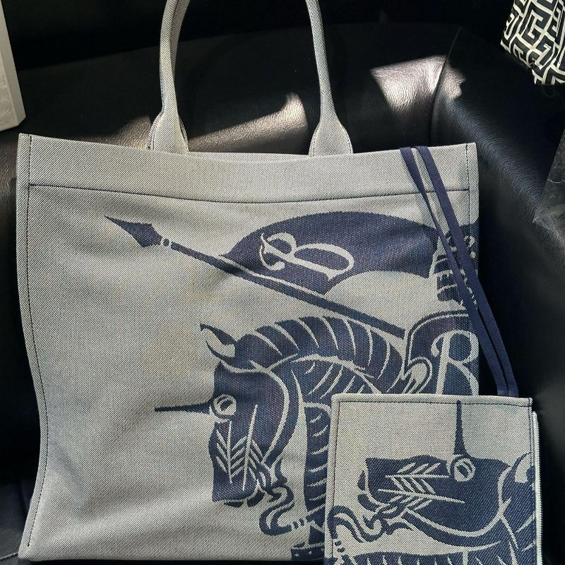 💎Han's house精品服飾💎Burberry 戰馬 騎士 編織 托特 附小手拿 包 義大利製 現貨 原價51300-0