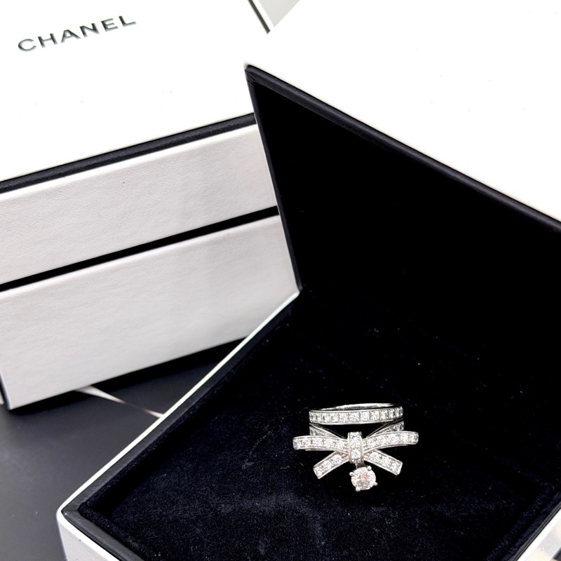 Chanel香奈儿 白金满钻蝴蝶结戒指-1