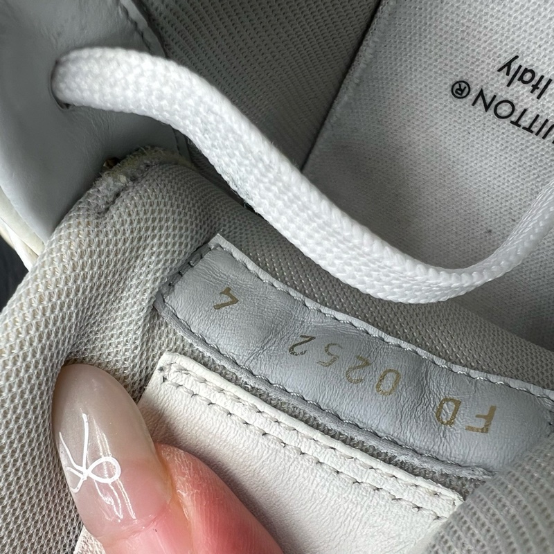 Louis Vuitton路易威登trainer 白水泥  38 碼-7