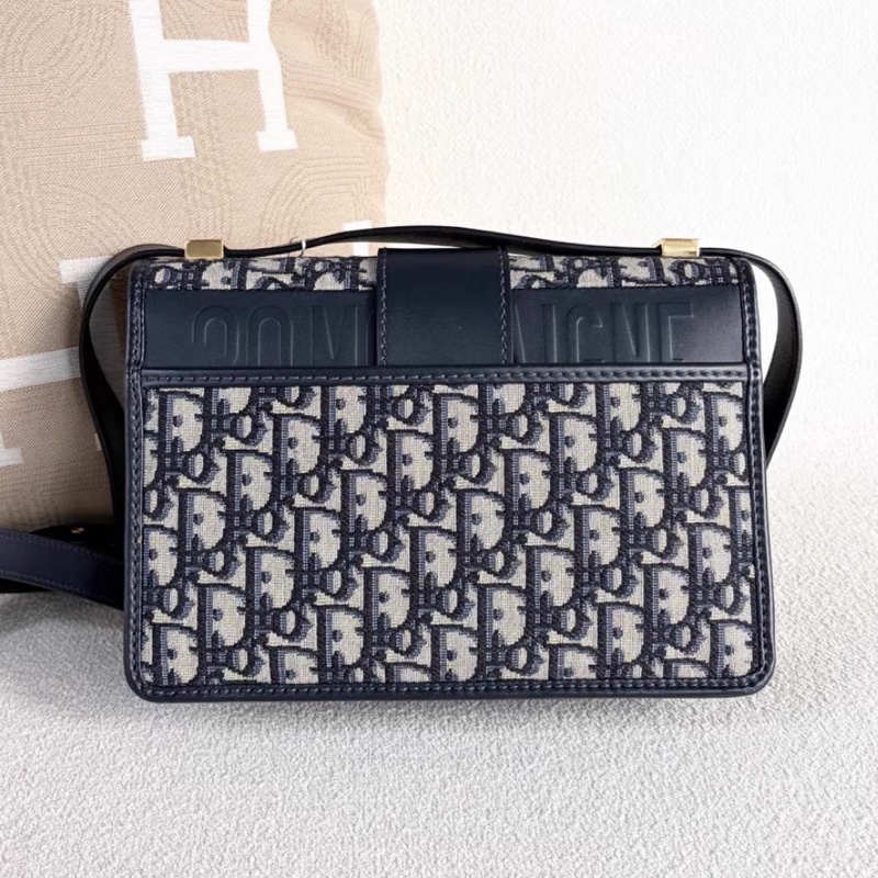 Dior迪奥 Montaigne老花刺繡蒙田30 經典老花拼金扣  尺寸24*17*7-11