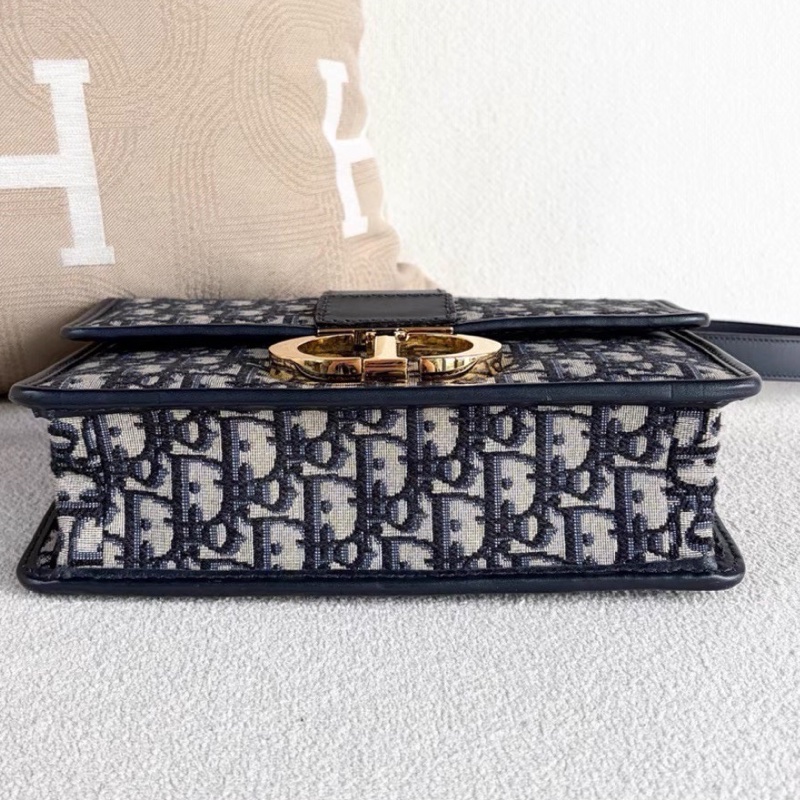 Dior迪奥 Montaigne老花刺繡蒙田30 經典老花拼金扣  尺寸24*17*7-13