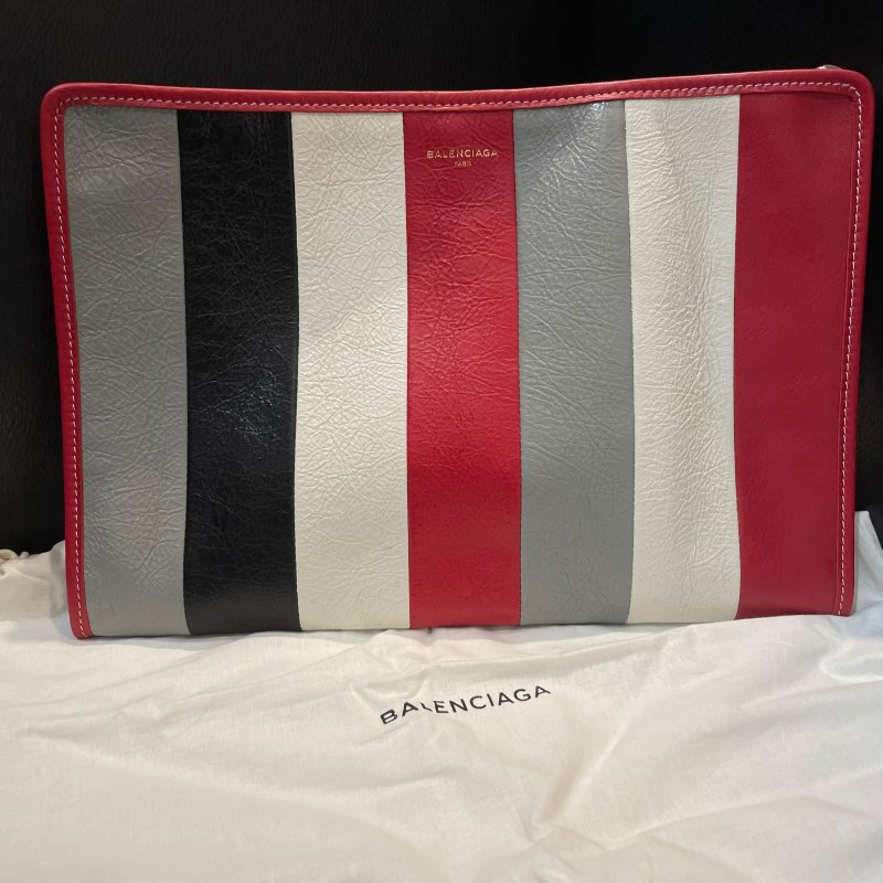 💎Han's house精品服飾💎Balenciaga 巴黎世家 羊皮 招牌爆裂紋 手拿包 35×23×2CM-0