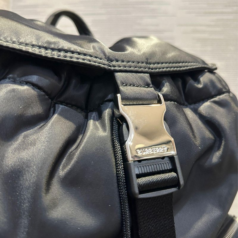 💎Han's house精品服飾💎BURBERRY Rucksack 巴寶莉 防水 尼龍 軍旅 後背包 黑 現貨 原價46000-7