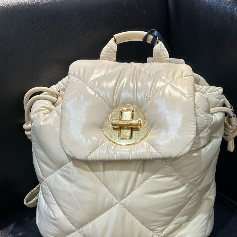 💎Han's house精品服飾💎moncler Puf 防水 尼龍 後 背包 現貨 原價39800-0