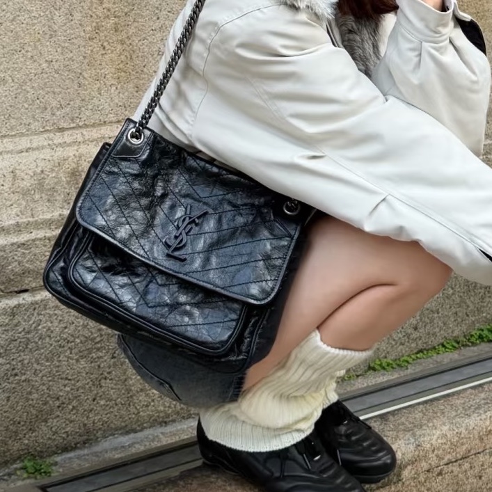 YSL聖羅蘭Niki小號🤵🏻‍♂️黑色 銀扣 🤵🏻‍♂️黑銀尺寸22*17*6-21