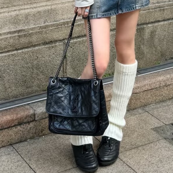 YSL聖羅蘭Niki小號🤵🏻‍♂️黑色 銀扣 🤵🏻‍♂️黑銀尺寸22*17*6-23