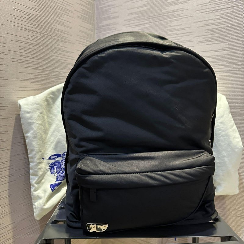 💎Han's house精品服飾💎 BURBERRY 巴寶莉 防水 尼龍 格紋 後背包 黑 現貨 原價46500-0