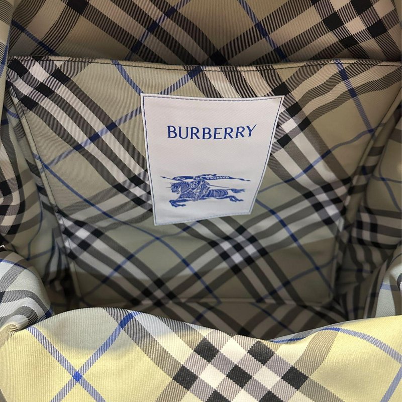 💎Han's house精品服飾💎 BURBERRY 巴寶莉 防水 尼龍 格紋 後背包 黑 現貨 原價46500-4