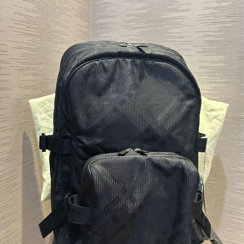 💎Han's house精品服飾💎 BURBERRY 尼龍 格紋 SHIELD 黑 後背 包 現貨 原價65000-0