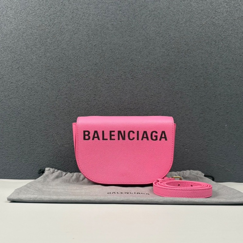 Balenciaga粉色全皮馬鞍包 18*14*4cm 98新配件塵袋-2
