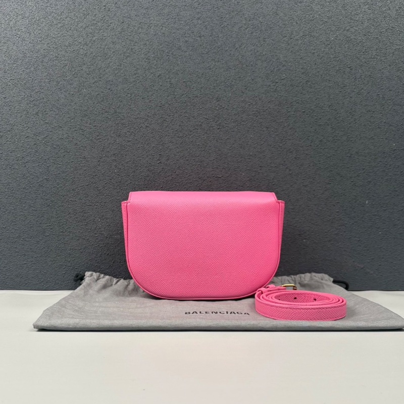 Balenciaga粉色全皮馬鞍包 18*14*4cm 98新配件塵袋-7