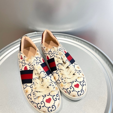 Gucci爱心平底鞋