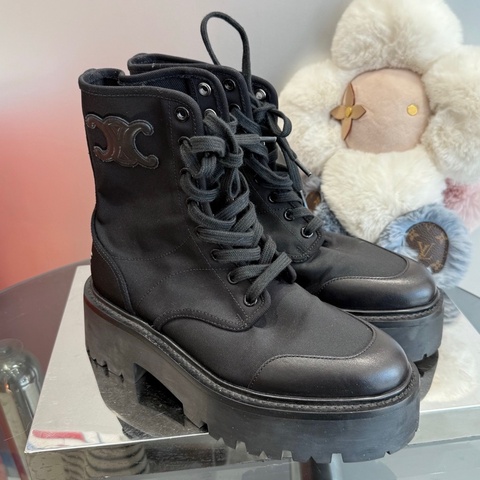 Celine 新款马丁靴